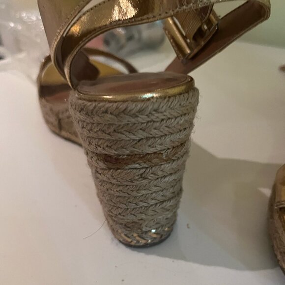 Lilly Pulitzer @ Target Gold Wedges - Picture 2 of 3